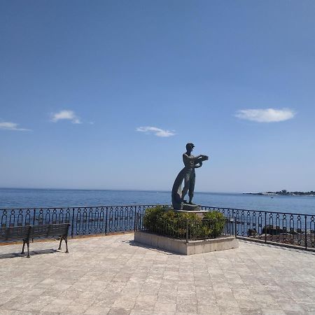 Suite Sul Mare ジャルディーニ・ナクソス エクステリア 写真